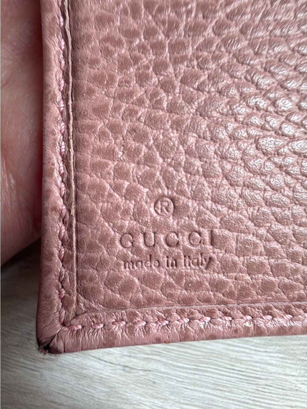 Authentic GUCCI calf skin pink bifold wallet - Picture 8 of 15